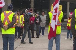 Phong trào biểu tình “Áo vàng” đã xuất hiện tại Canada