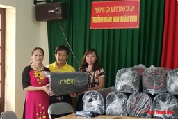 Tặng 70 loa cho 9 điểm trường mầm non trên địa bàn  huyện Thọ Xuân