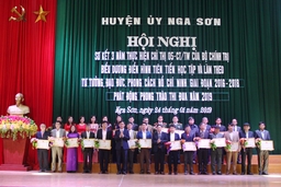 Huyện Nga Sơn biểu dương, khen thưởng 31 tập thể, 56 gia đình và cá nhân điển hình trong học tập và làm theo Bác