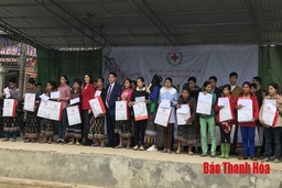 Ấm lòng phong trào “Tết vì người nghèo và nạn nhân chất độc da cam”