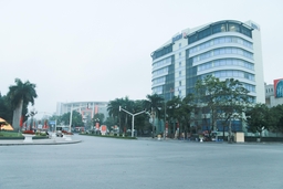 Phố phường vắng lặng sáng mùng 1 Tết