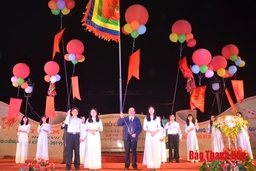 Ngày thơ Việt Nam lần thứ XVII hướng về biên cương Tổ quốc và kỷ niệm 990 năm Danh xưng Thanh Hóa