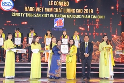 Dược phẩm Tâm Bình vinh dự nhận thưởng Hàng Việt Nam chất lượng cao 2019