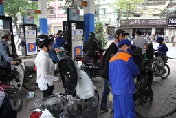 Giá xăng dầu tăng đồng loạt từ 15 giờ chiều nay