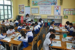 Đừng vì cảm xúc của người lớn