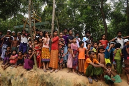 Myanmar lập tòa án binh điều tra các cáo buộc ngược đãi người Rohingya