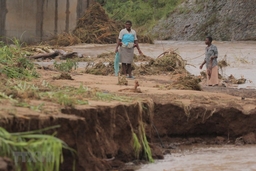 Bão nhiệt đới Idai đổ bộ Mozambique và Zimbabwe, hơn 120 người chết