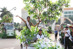 Hoa hậu Hoàn vũ H’Hen Niê - bông hoa tỏa hương từ đại ngàn