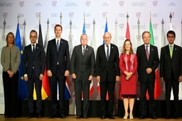 Hội nghị Ngoại trưởng G7 thúc đẩy cuộc chiến chống bất bình đẳng