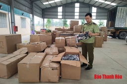 Bắt giữ xe tải vận chuyển số lượng lớn đồ chơi bạo lực