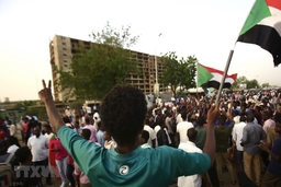 Hội đồng quân sự và phe biểu tình ở Sudan nhất trí về chuyển tiếp