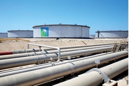 Saudi Arabia ngừng bơm dầu sau vụ tấn công nhằm vào đường ống dẫn dầu
