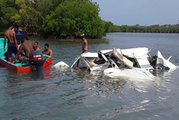 Máy bay nhỏ rơi xuống biển ngoài khơi Honduras, 5 người thiệt mạng