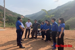 Đoàn công tác của Trung ương Đoàn làm việc tại huyện Mường Lát