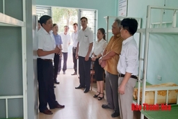 Ban Dân tộc HĐND tỉnh giám sát việc thực hiện chính sách cho học sinh Trường THCS Dân tộc nội trú Quan Hóa