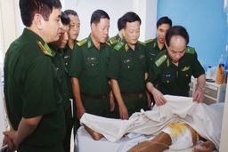 Hai cán bộ biên phòng bị thương khi trấn áp tội phạm ma túy đã qua cơn nguy kịch