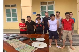 Bắt quả tang 9 đối tượng đánh bạc, thu giữ 44,1 triệu đồng
