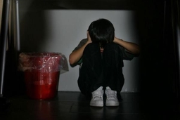Nhật Bản thông qua các điều luật cấm ngược đãi trẻ em