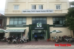 Táo tợn nổ súng định cướp ngân hàng giữa ban ngày