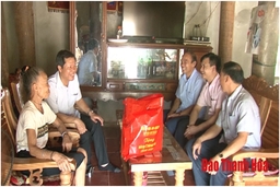 Huyện Như Xuân: Thành lập nhiều đoàn công tác thăm, tặng cho các gia đình chính sách