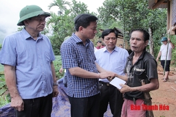 Đồng chí Phó Bí thư Thường trực Tỉnh ủy Đỗ Trọng Hưng kiểm tra, chỉ đạo công tác phòng chống lũ lụt tại các huyện Vĩnh Lộc, Bá Thước, Cẩm Thủy