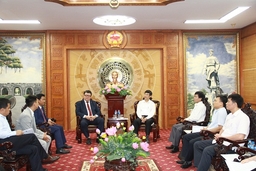 Chủ tịch UBND tỉnh làm việc với đoàn công tác của Đặc phái viên Tổng thống nước Cộng hòa Seychelles khu vực ASEAN