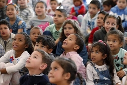 Colombia trao quốc tịch cho hơn 24.000 trẻ em Venezuela