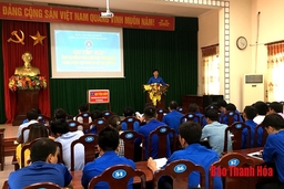 Tuổi trẻ Đoàn Khối các cơ quan tỉnh quyên góp ủng hộ đồng bào