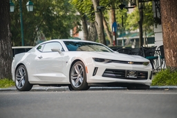 Chevrolet Camaro - xe thể thao Mỹ trên phố Việt