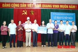 Hội đồng hương Thanh Hóa tại TP Hà Nội  ủng hộ  người dân bị thiệt hại do mưa lũ