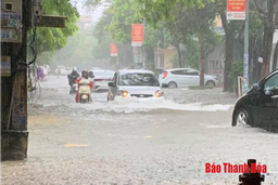 TP Thanh Hóa: Mưa lớn, nhiều tuyến đường ngập sâu trong nước