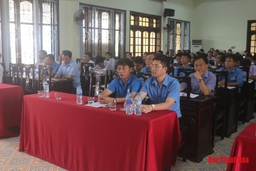 Liên đoàn Lao động tỉnh học  tập, quán triệt, triển khai thực hiện các Nghị quyết, Chỉ thị của Bộ Chính trị, Kết luận của Ban Bí thư Trung  ương  Đảng