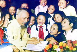 Bác Hồ một tình yêu bao la