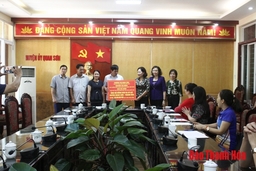 Ủng hộ người dân huyện Quan Sơn khắc phục hậu quả do mưa lũ