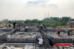 Hà Trung xử lý vi phạm xây dựng tại khu vực ngoại đê cầu Tống Giang