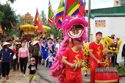 Sôi nổi Lễ hội Sư bà Ngọc nữ Mai Thị Triều