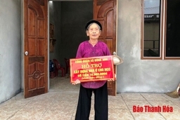 Công đoàn xã Đông Anh (huyện Đông Sơn): Ủng hộ gia đình có hoàn cảnh đặc biệt khó khăn xây dựng nhà ở