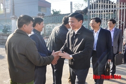 Đồng chí Phó Bí thư Thường trực Tỉnh ủy Đỗ Trọng Hưng dự sinh hoạt chi bộ thôn Phang Thôn, xã Định Hòa