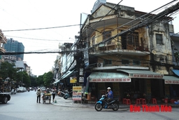 “Mạng nhện” dây cáp gây mất mỹ quan đô thị