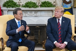 Tổng thống Hàn Quốc và Mỹ điện đàm về tình hình Bán đảo Triều Tiên