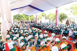 Tỉnh Hà Nam tổ chức lễ phát động chương trình sữa học đường