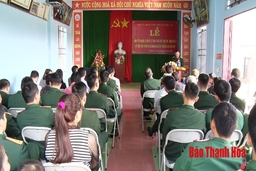 Lữ đoàn Tăng thiết giáp 206 làm công tác dân vận tại xã Phú Lâm