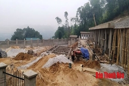 Cần sớm đẩy nhanh tiến độ xây dựng khu bán trú Trường PTDT bán trú THCS Tam Chung (Mường Lát)