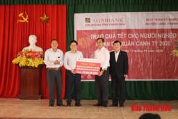 Agribank Thanh Hóa trao 256 suất quà cho gia đình chính sách, hộ nghèo có hoàn cảnh khó khăn trên địa bàn xã Yên Thắng