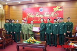 Ban Chỉ huy An ninh tỉnh Hủa Phăn (Lào) thăm, chúc tết BĐBP Thanh Hóa