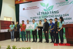 Agribank chi nhánh Thanh Hóa trao 10 nghìn cây xanh cho nhân dân xã Giao Thiện, huyện Lang Chánh