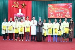 Xuân ấm áp – Tết yêu thương tại Bệnh viện Ung bướu Thanh Hóa