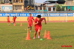 CLB Thanh Hóa chia tay hai trung vệ Lục Xuân Hưng và Lê Văn Sáu