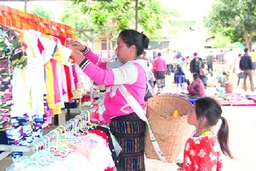 Tết về từ những buổi chợ phiên