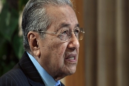 Thủ tướng Malaysia tuyên bố không bàn giao chức vụ trong tháng Năm